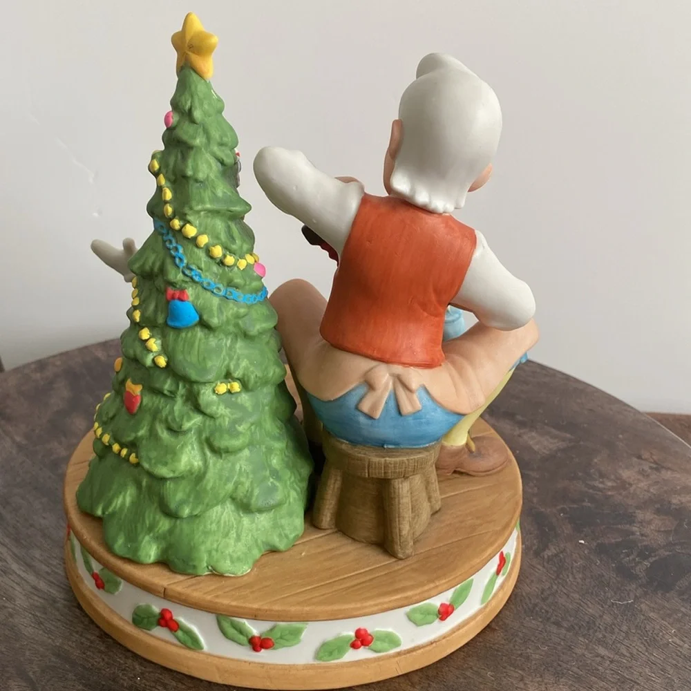 DISNEY CHRISTMAS 1989 LE PORCELAIN PINOCCHIO FIGURINE Disneyland 5th edition - Picture 5 of 11